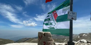 Bursaspor bayrağı Uludağ’ın zirvesinde