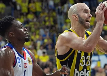 Anadolu Efes Seriyi 2 – 1’e getirdi!