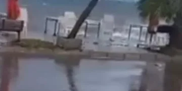 Gemlik Sahili dev dalgalara teslim oldu!