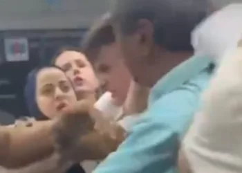 Marmaray’da tekmeli yumruklu kavga