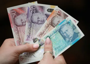 Kral Charles banknotları dolaşıma girdi