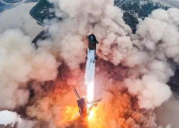 SpaceX test uçuşunu başarıyla tamamladı