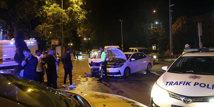 Nevşehir’de 2 otomobil çarpıştı: 3 yaralı