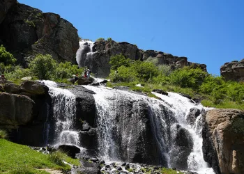 Doğaseverlerin gözdesi ‘Uzandı Vadisi’