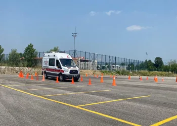 Ambulans sürüş güvenliği eğitimi