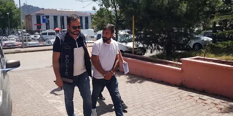 Eski sevgilisini bıçaklayan saldırgan tutuklandı
