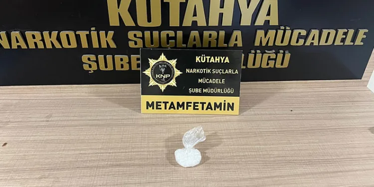 Kütahya’da otobüs koltuğa gizlenmiş uyuşturucu ele geçirildi