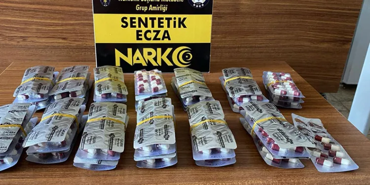 Alaşehir’de uyuşturucu tacirlerine operasyon