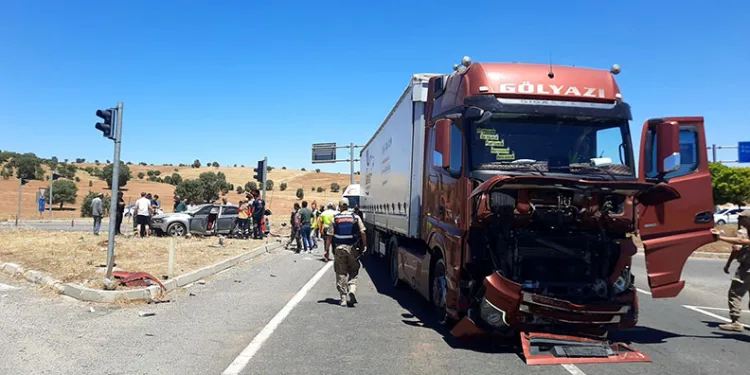 Mardin’de trafik kazası: 1’i ağır, 5 yaralı