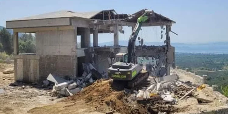 Erdek’te kaçak yapılarla mücadele