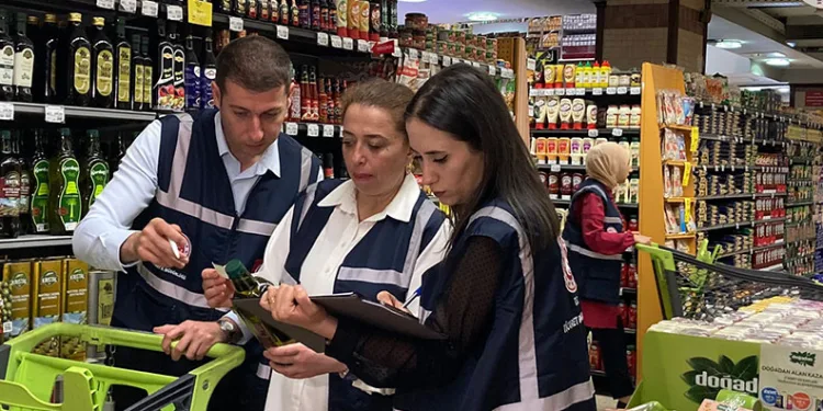 Bayram öncesi raflarda etiket ve fiyat denetimi