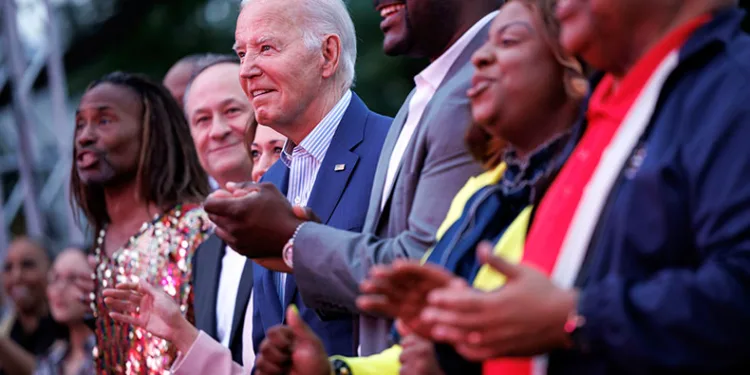 Biden, etkinlikte dondu kaldı