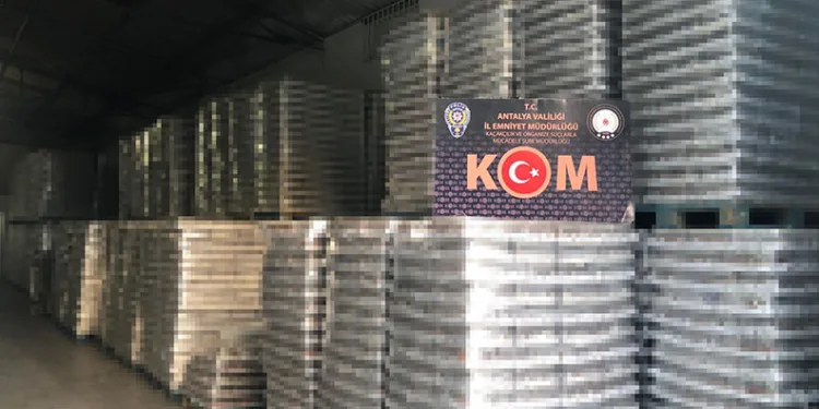 Antalya’da büyük kaçak içki operasyonu