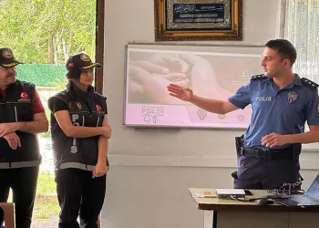 Narko Polislerinden annelere eğitim