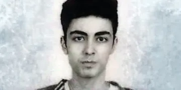 Oğlunu öldürdü, kendini tuvalete kilitledi