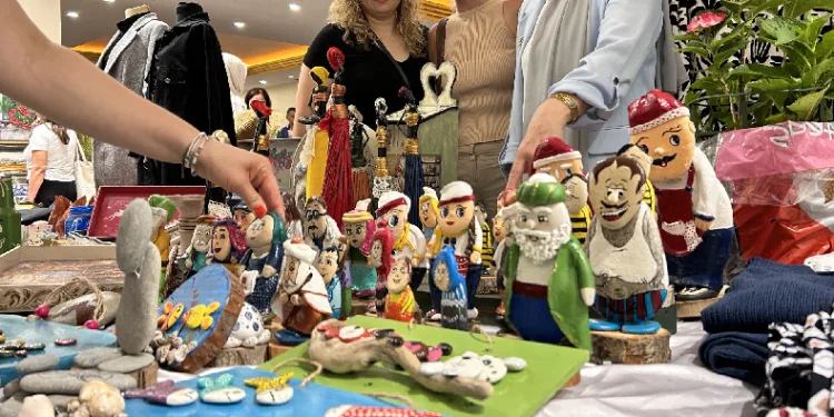 Depremzedelerin el emekleri beğeniye sunuldu