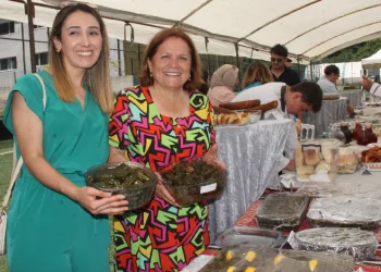 Fındığın yaprağından sarma yaptılar
