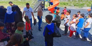 Van’da çocuklar bayram heyecanını erken yaşadı