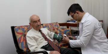 yaşlı ve engellilere anlamlı bayram hazırlığıyaşlı ve engellilere anlamlı bayram hazırlığı