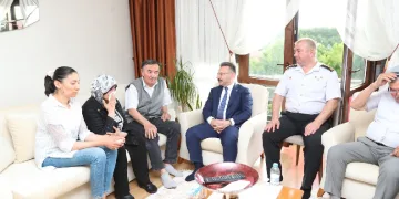 Vali Aksoy şehit ailesine başsağlığı ziyareti
