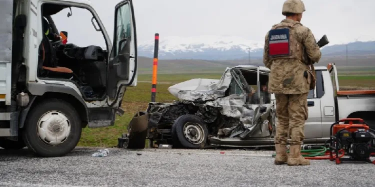 Erzurum jandarma bölgesinde 23 trafik kazası
