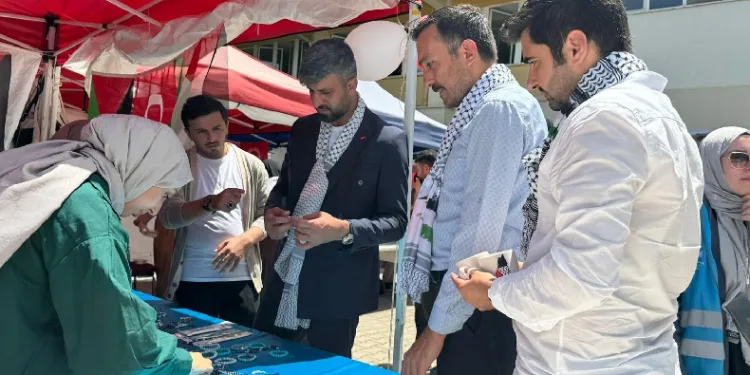 Eskişehir'de Filistin halkı için hayır pazarı düzenlendi