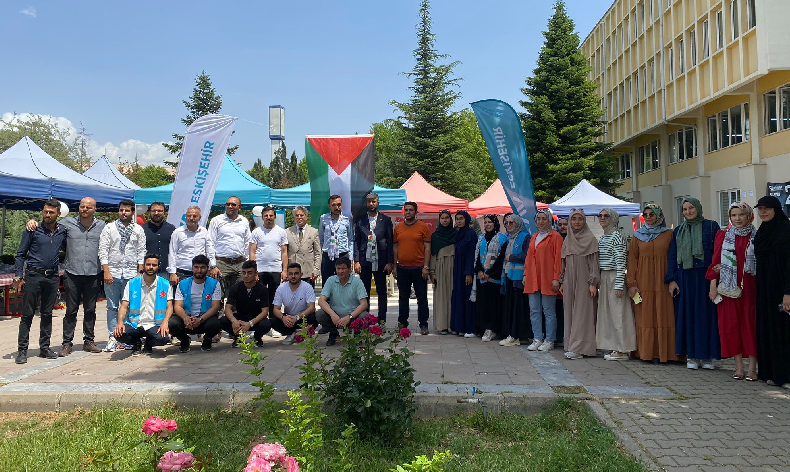 Eskişehir'de Filistin halkı için hayır pazarı düzenlendi