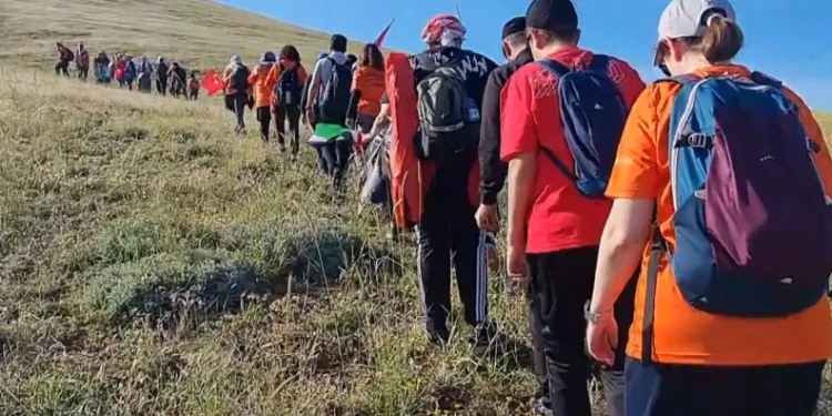 Sivri Tepe’nin zirvesinde İsrail protesto edildi