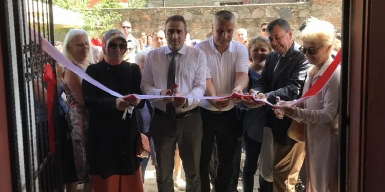 Kaymakam Memiş sergi açılışına katıldı