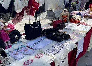 Kursiyerlerin ürünleri vatandaşlara sunuldu