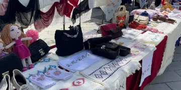 Kursiyerlerin ürünleri vatandaşlara sunuldu