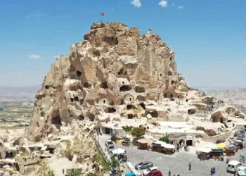 Dünyanın en büyük doğal gökdeleni