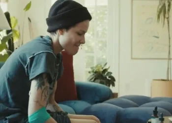 Ünlü şarkıcı Halsey, lösemiye yakalandı