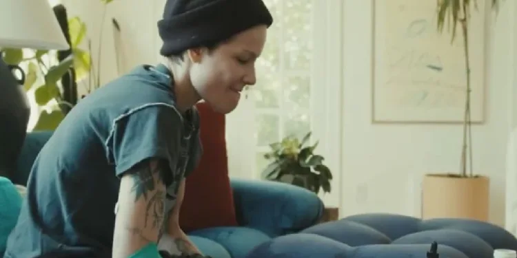 Ünlü şarkıcı Halsey, lösemiye yakalandı