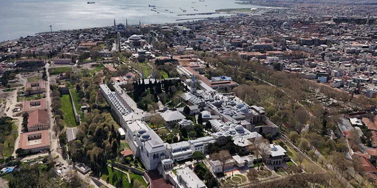 Bayram’da milli saraylara turist akını