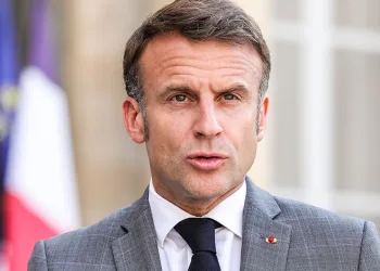 Macron’dan iç savaş uyarısı