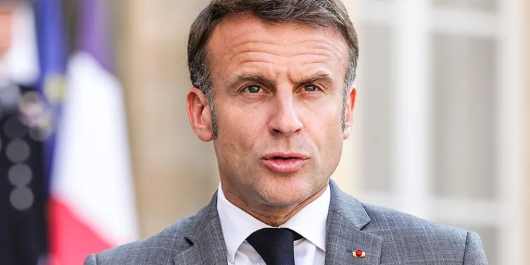 Macron’dan iç savaş uyarısı