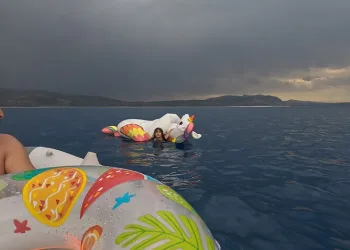 Salda gölünün ortasında can pazarı