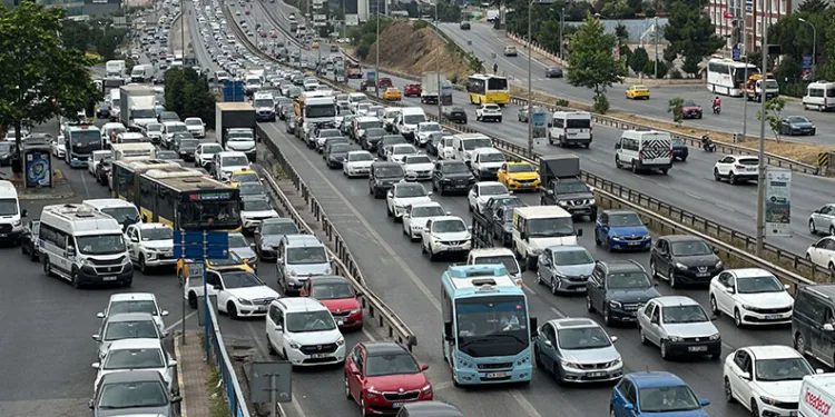 İstanbul’da bayram trafiği başladı