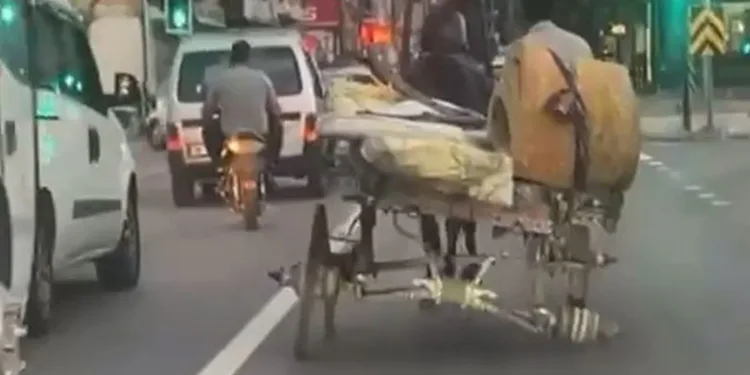 Bursa’da 3 tekerli at arabası ile seyahat