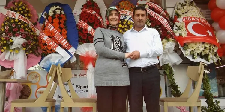 Boşanma aşamasındaki eşini sokak ortasında öldürdü