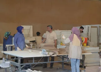 Kadın ustalar erkeklere taş çıkarıyor