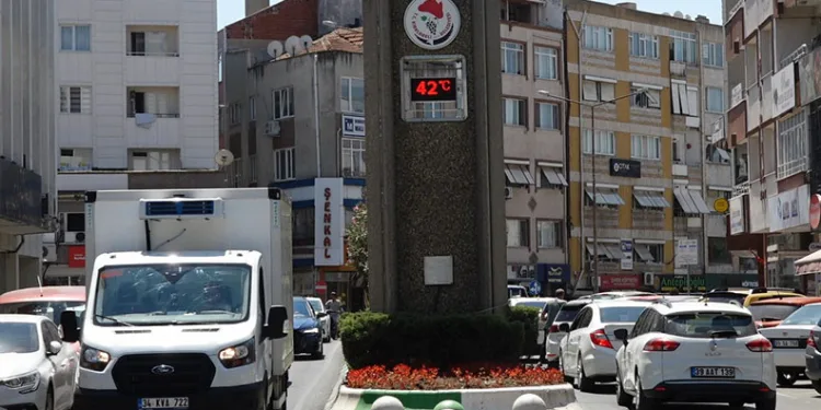 Termometreler 42 dereceyi gösterdi