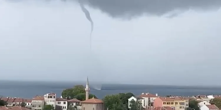 Şile’de oluşan hortum kamerada