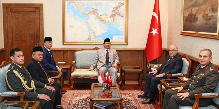 Bakan Güler, Endonezya Cumhurbaşkanı Subianto’yu kabul etti