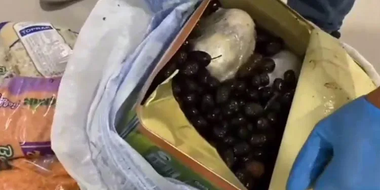 Kahramanmaraş’ta zeytin tenekesine gizlenmiş 4 kilo uyuşturucu ele geçirildi