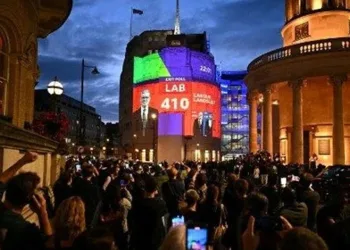 İngiltere’de zafer İşçi Partisi’nin