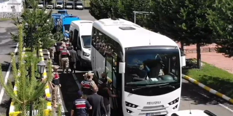 Ardahan’da rüşvet operasyonu: 32 gözaltı