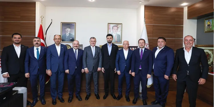 Bursaspor’dan Bakan Bak’a ziyaret