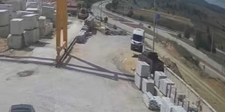 12 kişinin yaralandığı kaza kamerada